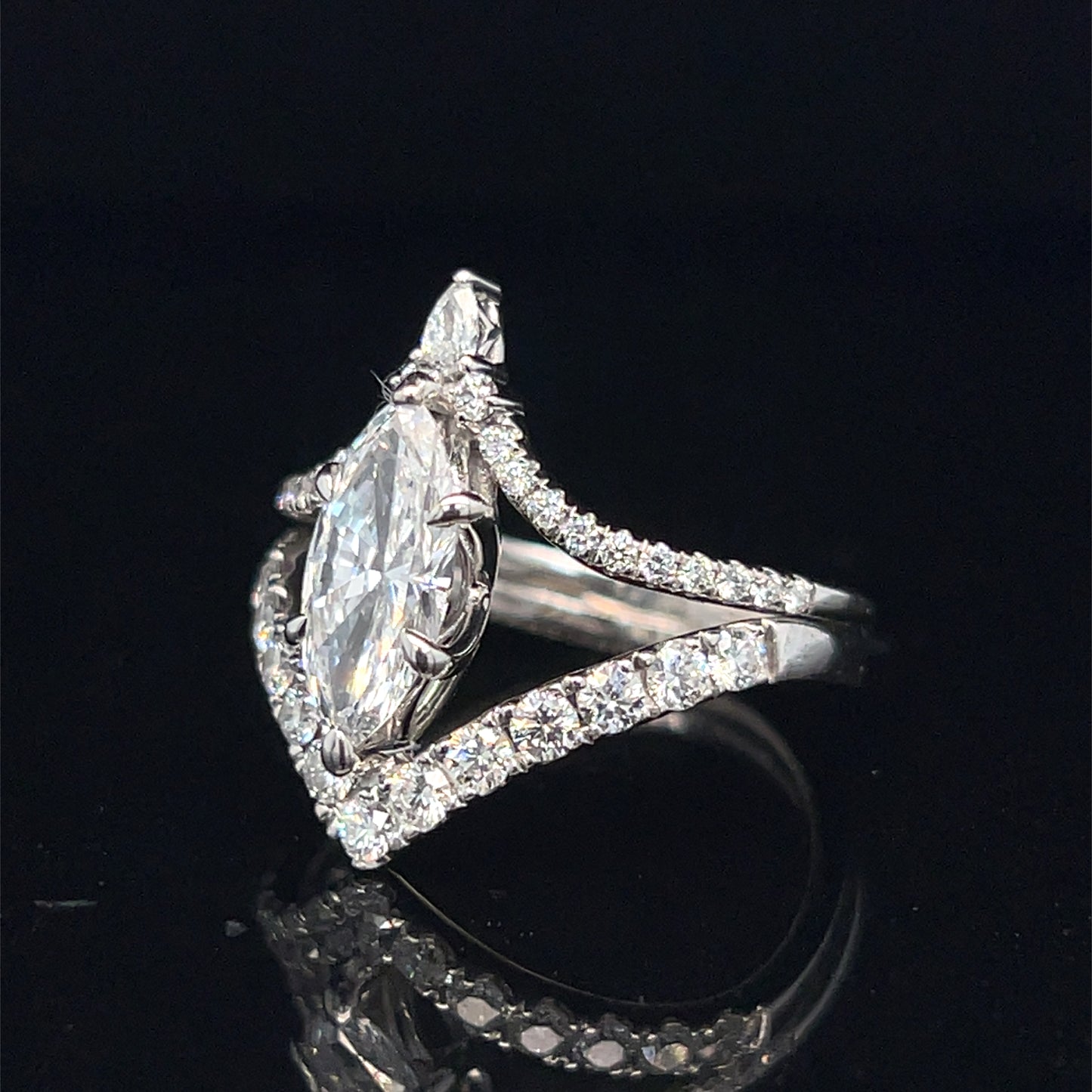 Estate 18K White Gold Natural Diamond Marquise Engagement Ring Size 7