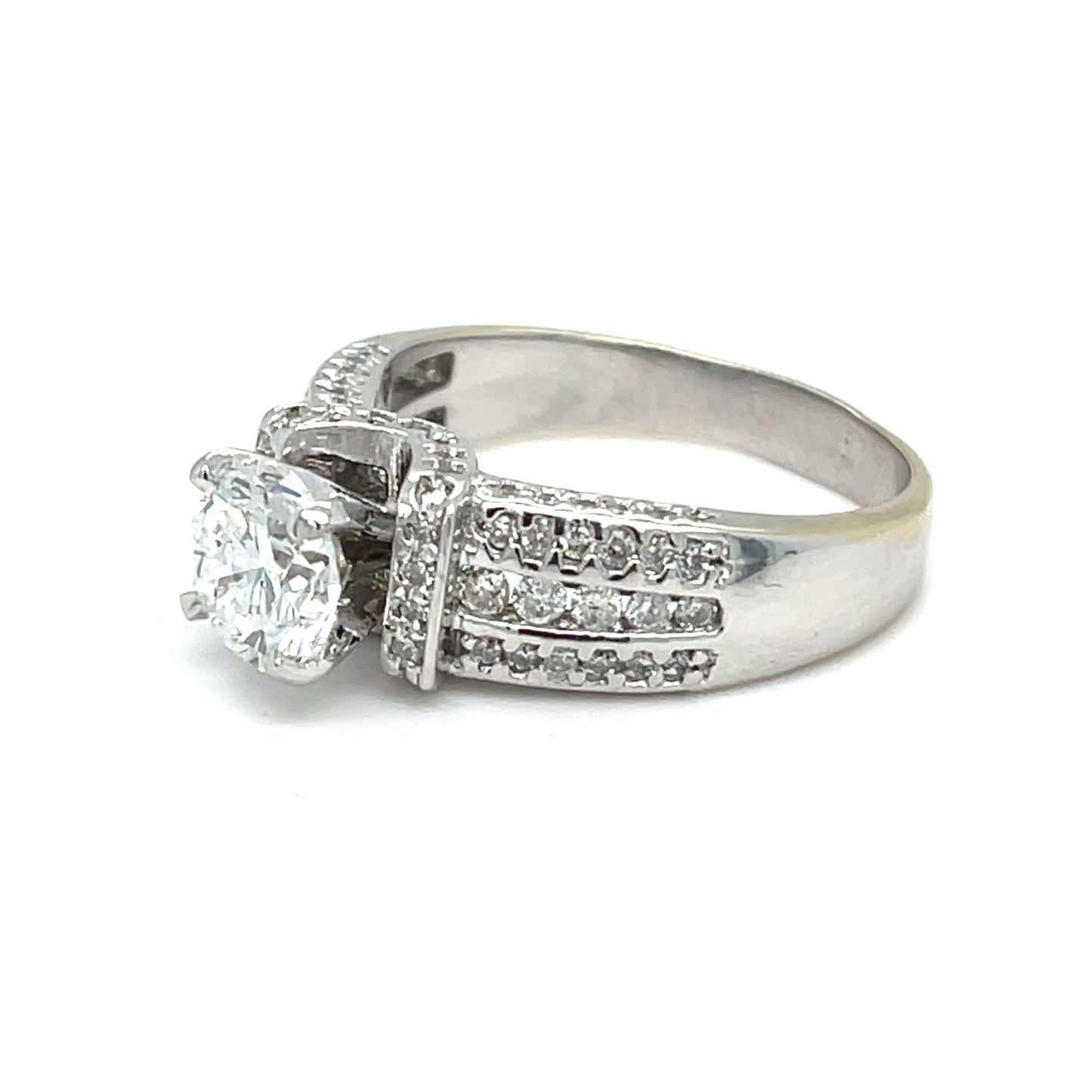 18k white gold diamond ring