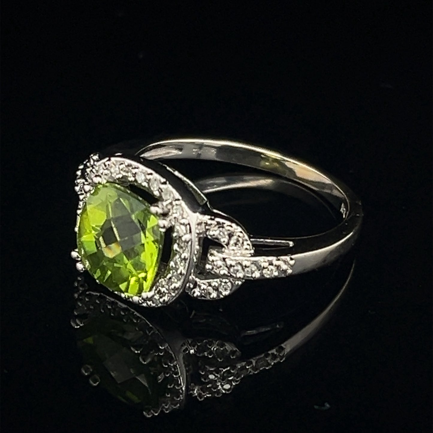 10K White Gold Natural Peridot and Diamond Halo Style Cocktail Ring Size 7.5