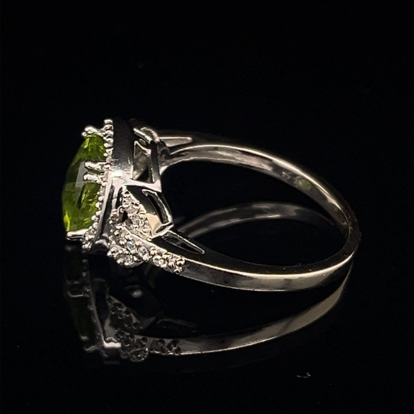 10K White Gold Natural Peridot and Diamond Halo Style Cocktail Ring Size 7.5